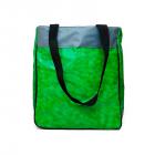 sacola retornável produzida com lona de banner na cor verde.